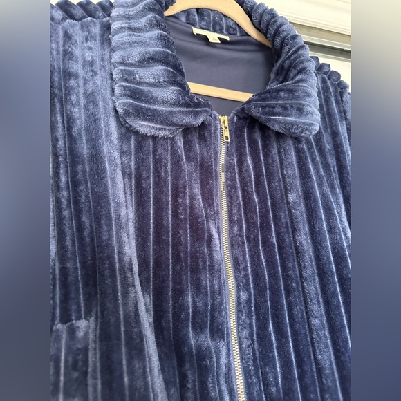 Blue Faux Fur Jacket NWOT - Picture 3 of 4